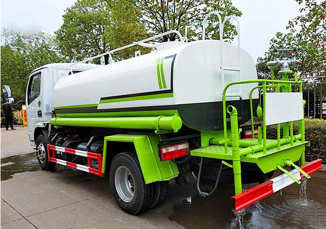 微湖北耀邦環(huán)境產(chǎn)業(yè)有限公司灑水車.png