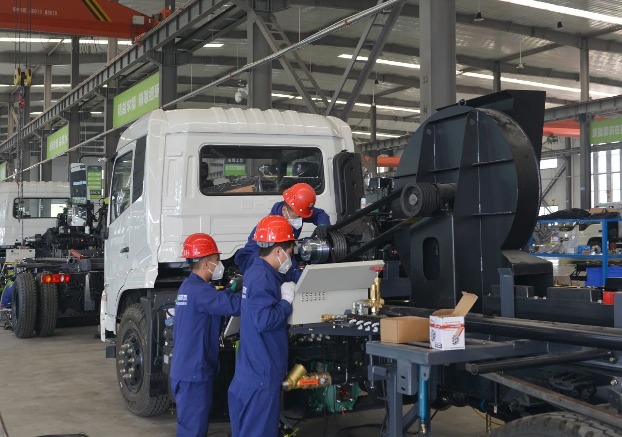 耀邦集團(tuán)全系高端綠色環(huán)衛(wèi)車(chē)輛